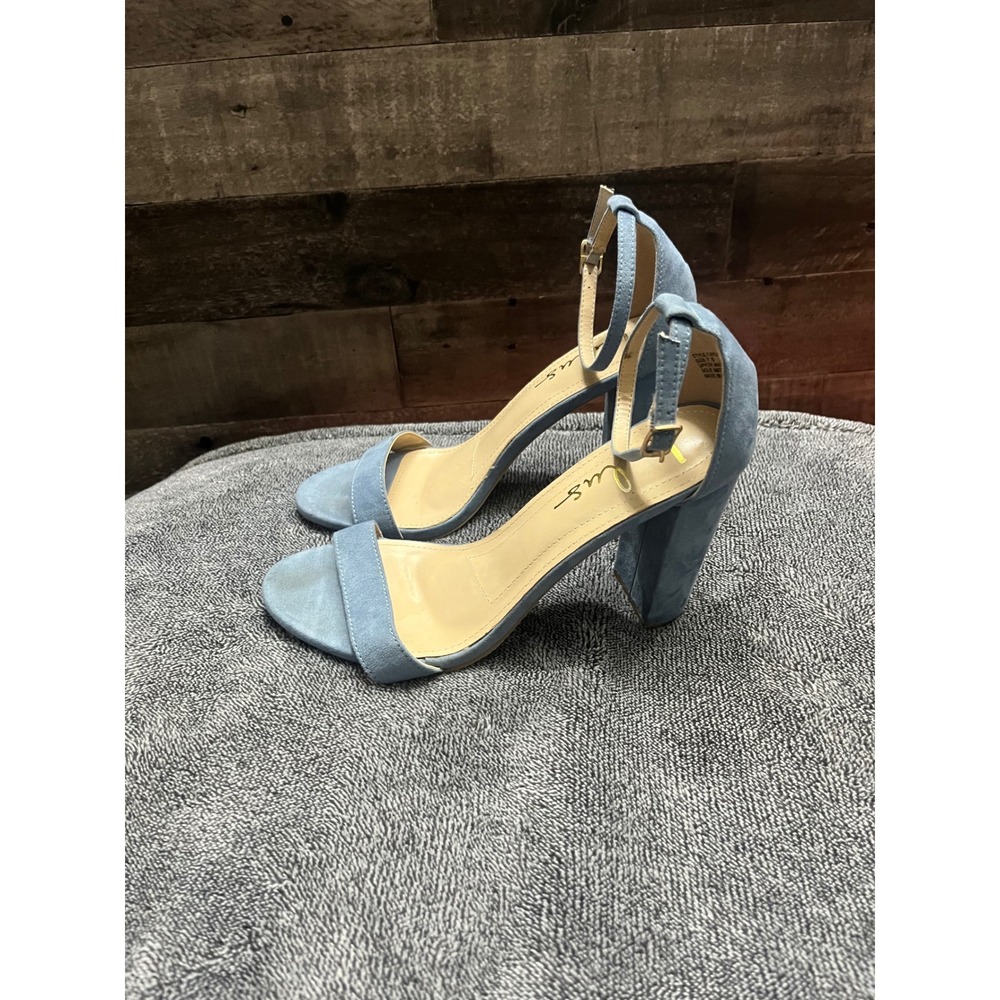 Chic Lulus Powder Blue Suede Ankle Strap Block Heels Sandals Feminine Size 7.5